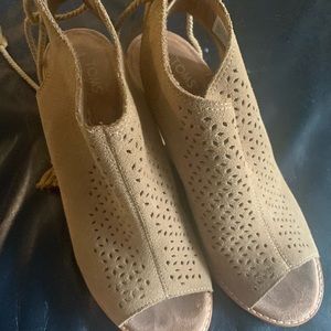 Toms wedges only work once